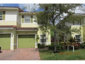 Oakland Park Townhomes Front