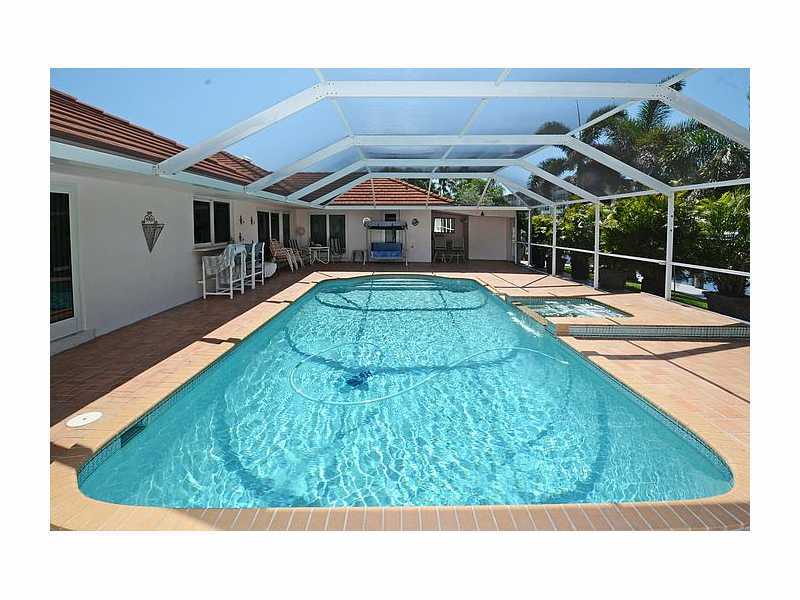 Fort Lauderdale Waterfront Homes - Pool View